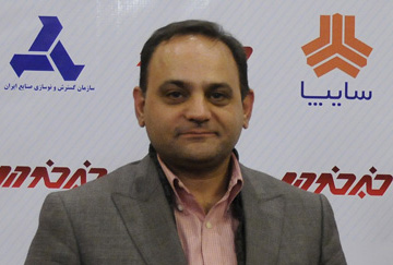 قائم مقام دبیرکل خانه صنعت، معدن و تجارت ایران:خودروسازان ایرانی به جای رقابت با هم رفاقت دارند