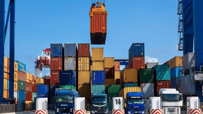 نایب‌رئیس کمیسیون اقتصادی مجلس مطرح کرد: رکود صادرات نتیجه پیمان‌سپاری ارزی
