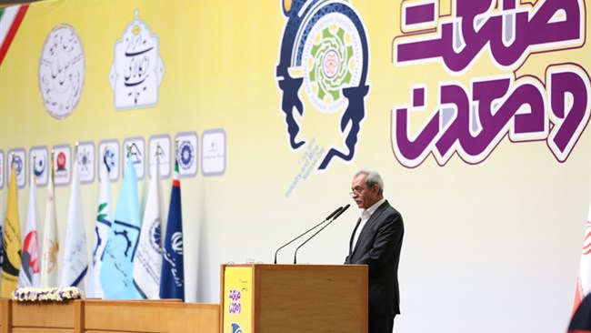 رئیس اتاق ایران در همایش روز ملی صنعت و معدن واسطه‌ها در تولید ثروت جای بخش‌خصوصی را گرفته‌اند