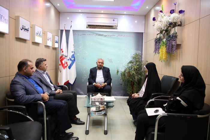 مدیران خانه صنعت، معدن و تجارت ایران از موسسه صمت و پایگاه خبری گسترش نیوز بازدید کردند.