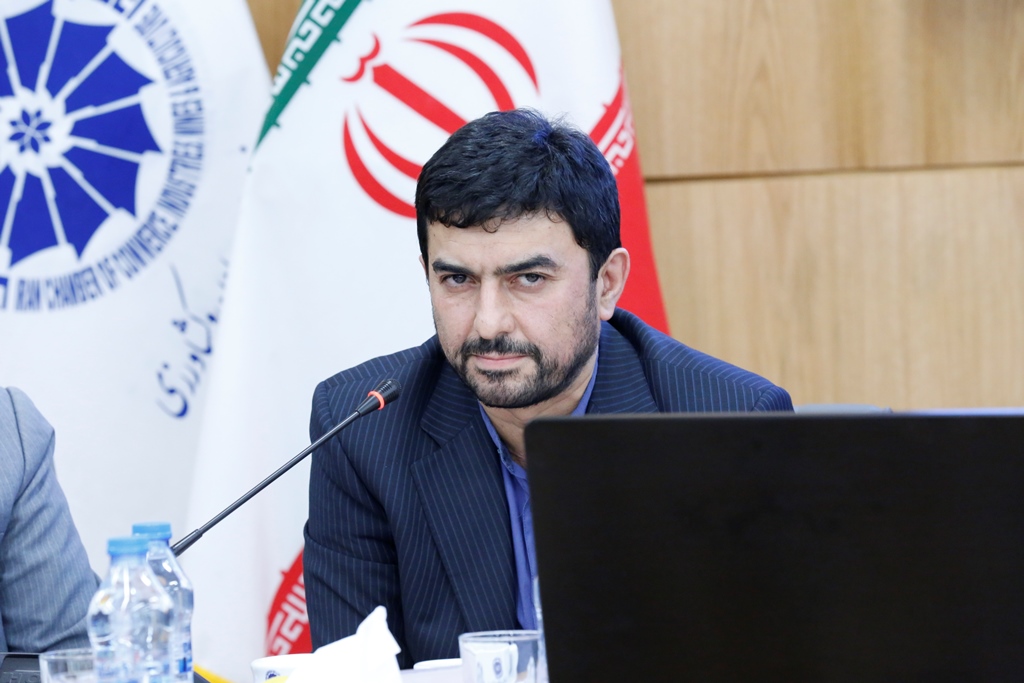 قائم مقام وزیر صمت در امور بازرگانی مطرح کرد: استقرار کیوسک‌های نظارت در حوزه‌های تجارت کشور/ نرم افزار راهنمای تجارت راه اندازی می‌شود