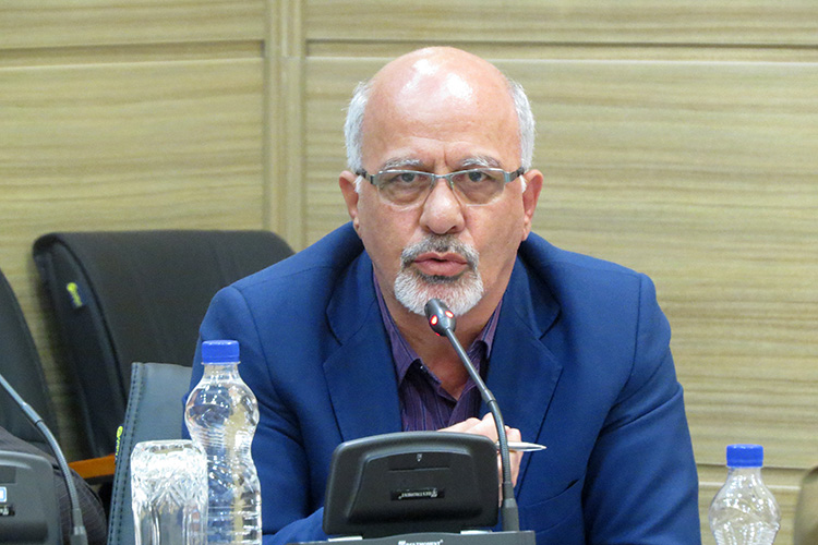 رئیس خانه صنعت ، معدن و تجارت یزد خبر داد؛ ارائه تسهیلات فقط به یک سوم سپرده های بانکی در استان /بانک ها عملا همراه تولید نیستند