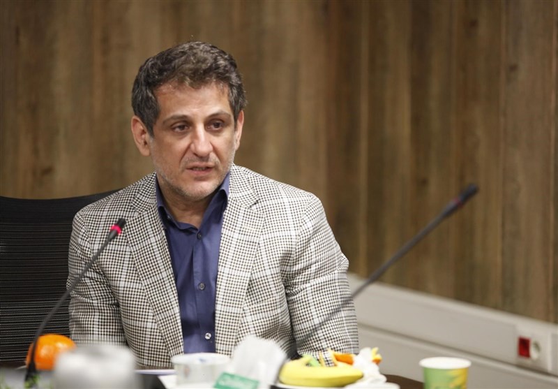 دبیرکل خانه صنعت، معدن و تجارت ایران:نمی توانیم کارخانه‎های خود را تعطیل کنیم/برخورد با فساد مطالبه جدی تولید است