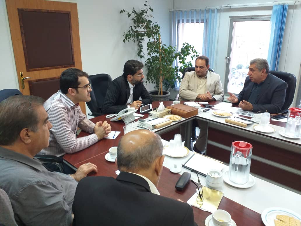 معاون امور صنایع در نشست هم اندیشی با کمیسیون صنایع خانه صنعت، معدن و تجارت ایران اعلام کرد : بازنگری در۸ هزار تعرفه وارداتی