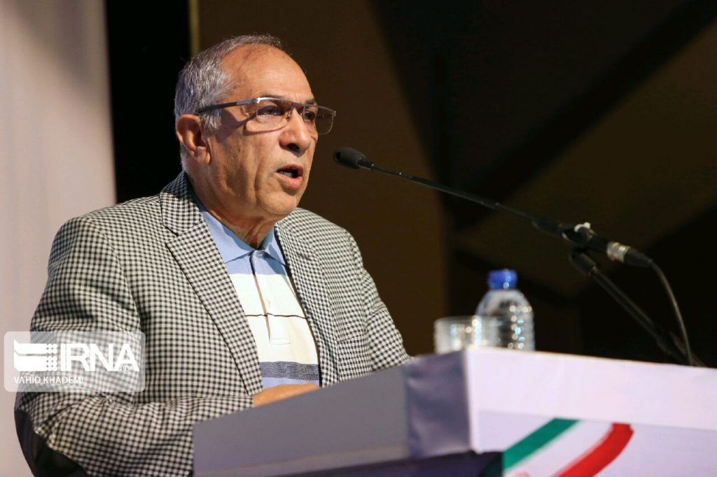 نایب رییس خانه صنعت، معدن و تجارت ایران:با توجه به نقش صنایع کوچک در کشور انتخاب یک روز به حالت سمبلیک برای حمایت کافی نیست