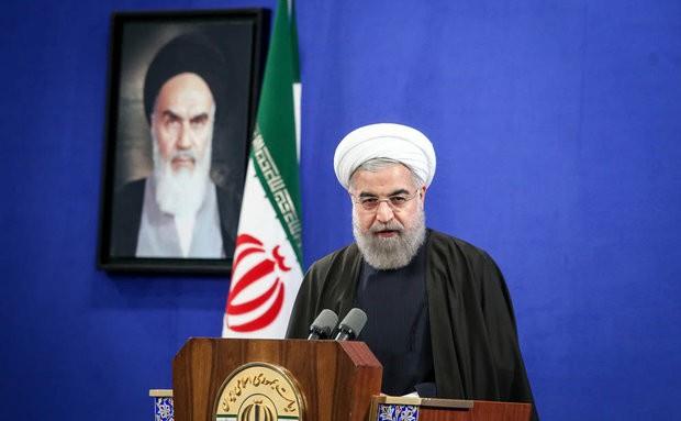 روحانی در همایش تجلیل از کارگران: عده ای از وزرا در دولت نوای ناامیدی سر می‌دهند