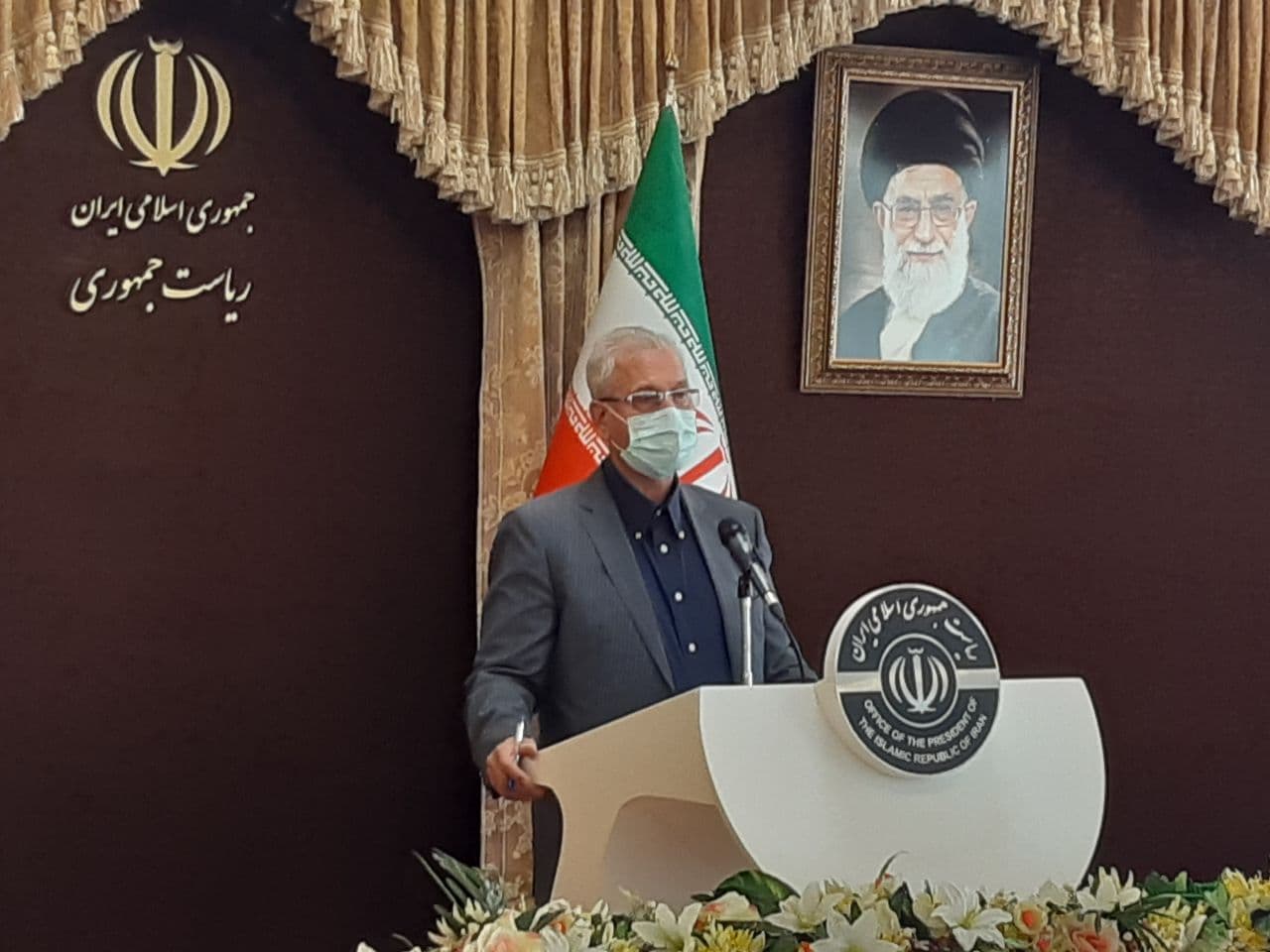 سخنگوی دولت در نشست خبری: امیدواری دولت نسبت به اتخاذ تصمیم منطبق با منافع ملی درمورد FATF از سوی مجمع/ دولت وفادار به مردم است / باید سهم خود را از بازار جهانی نفت بگیریم/ تصمیمات دولت برای جلوگیری از شکل گیری بازار سیاه واکسن کرونا