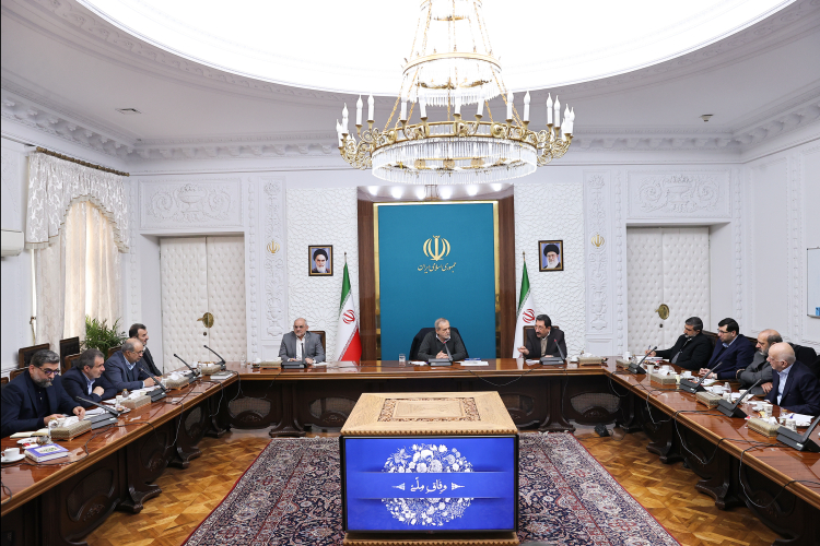 برای تأمین انرژی بخش صنعت برنامه داریم/ رفع مشکل نقدینگی تولیدیها در دستور کار است