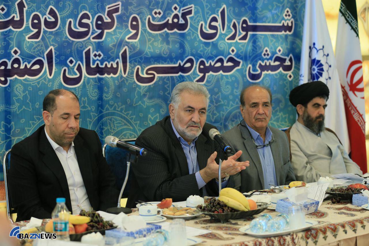 در شورای گفتگو دولت و بخش خصوصی اصفهان مطرح شد/ سهل آبادي: کنسرسیوم صادراتی سنگ استان اصفهان تشکیل شود