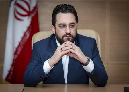 امیدوار تجریشی: استدلال ندارند، دین را بهانه می‌‌‌کنند