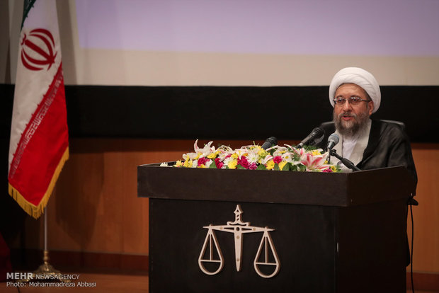 رئیس قوه قضائیه: برخورد با اخلال گران اقتصادی/ دولتی‌ها بدانند مجازات سنگین است