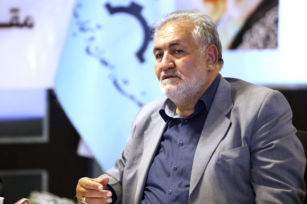 در گفتگو با اقتصاد ۲۴ مطرح شد: هژمونی نظام بانکی بر تولید خاتمه می‌یابد؟ / قواعد دست و پاگیری که مدام سر صنعتگران کلاه می‌گذارد