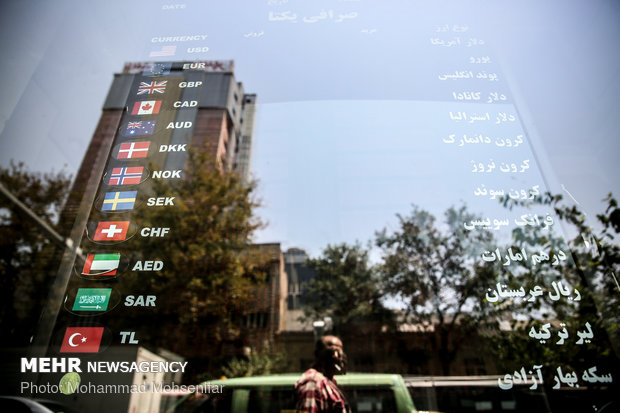 مهر خبر می‌دهد؛ واکنش صرافان و صادرکنندگان به فروش ارز صادراتی به صرافی‌ها
