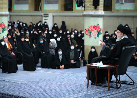 دیدار تولیدکنندگان و فعالان اقتصادی با رهبر انقلاب