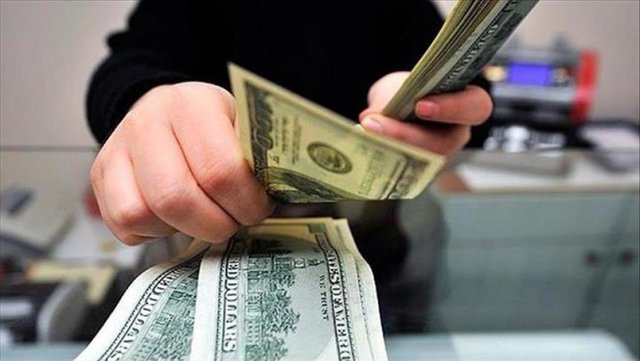 در اطلاعیه‌ای اعلام شد؛ صادرکنندگان، ارز صادراتی را به بانک ها و صرافی های مجاز عرضه کنند