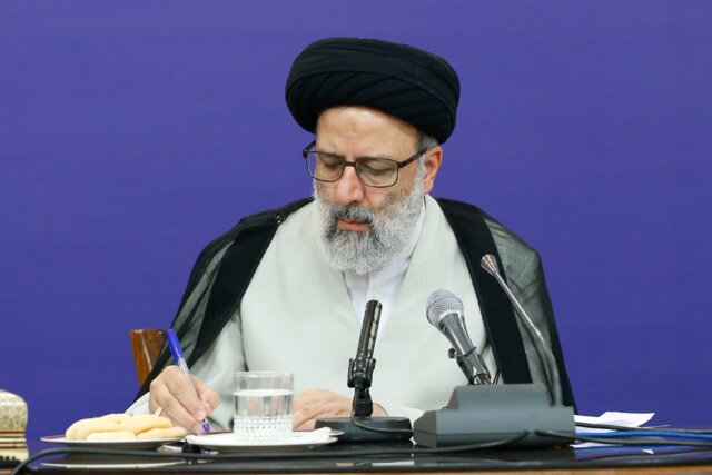بخشنامه رئیس قوه قضائیه در اجرای سیاست‌های اقتصاد مقاومتی با هدف تسهیل رقابت و منع انحصار