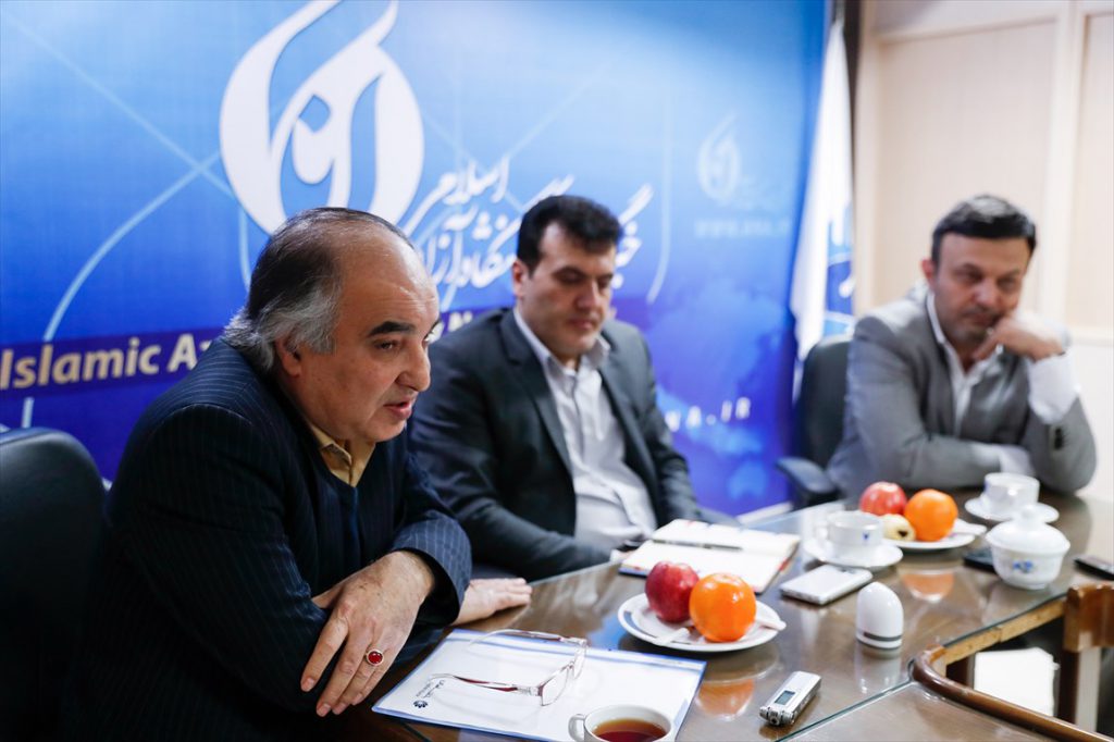 در میزگرد «بررسی ربا در سیستم بانکداری کشور» مطرح شد؛ نفوذ‌ غربگرایان در سیستم بانکداری ایران/ ۸۵ درصد از منابع بانکی در اختیار ۱۳۰ نفر