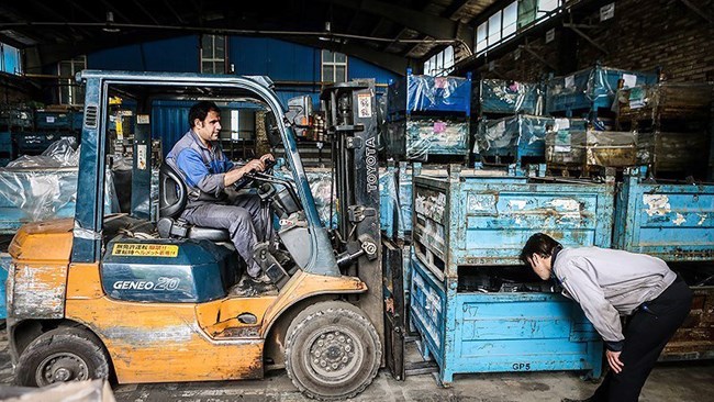 عضو کمیسیون اقتصادی مجلس شورای اسلامی:تقویت بخش خصوصی راهکار دور زدن تحریم