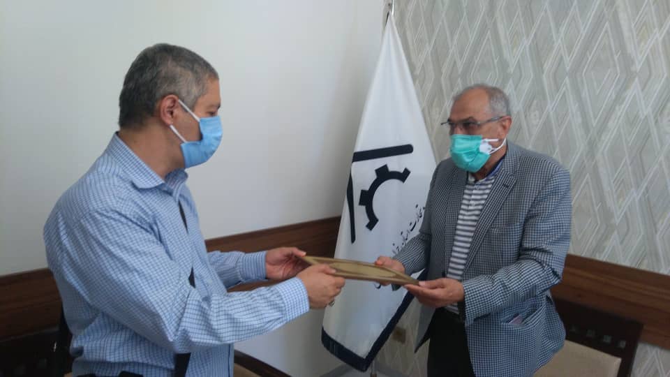 قدر دانی رئیس خانه صنعت ،معدن و تجارت خراسان از خبرنگاران فعال ستاد رسانه ای پایش تولید