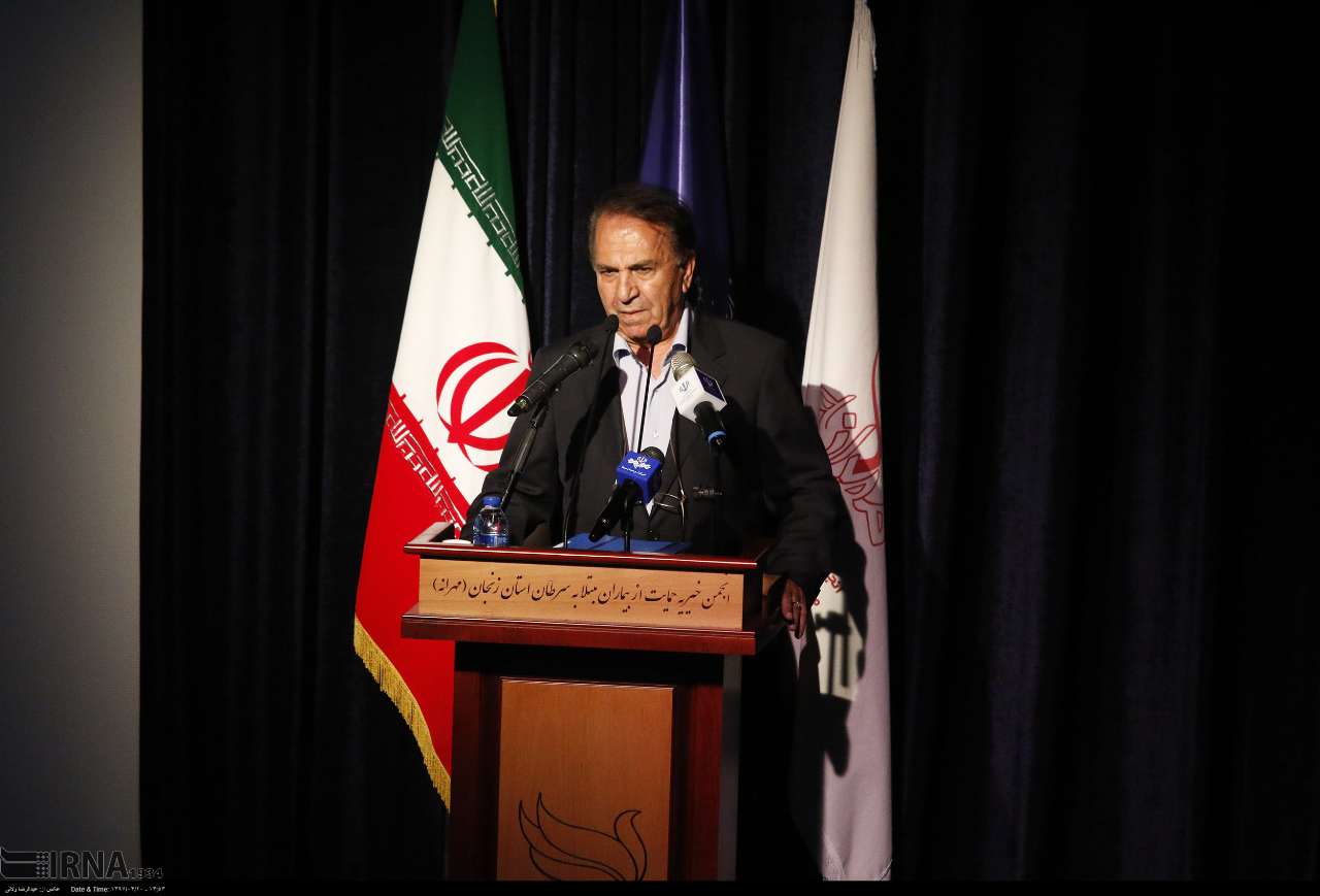در روز صنعت و معدن استان زنجان /رئیس خانه صنعت، معدن و تجارت استان  : صنعتگران از وضع قوانین ناگهانی رنج می‌برند
