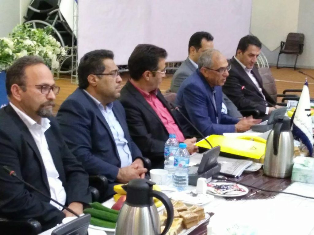 نایب رییس خانه صنعت، معدن و تجارت ایران در نشست کمیسیون جوانان خراسان رضوی مطرح کرد:اداره اقتصاد با بخشنامه های که هر لحظه تغییر میکند ،امکان پذیر نیست