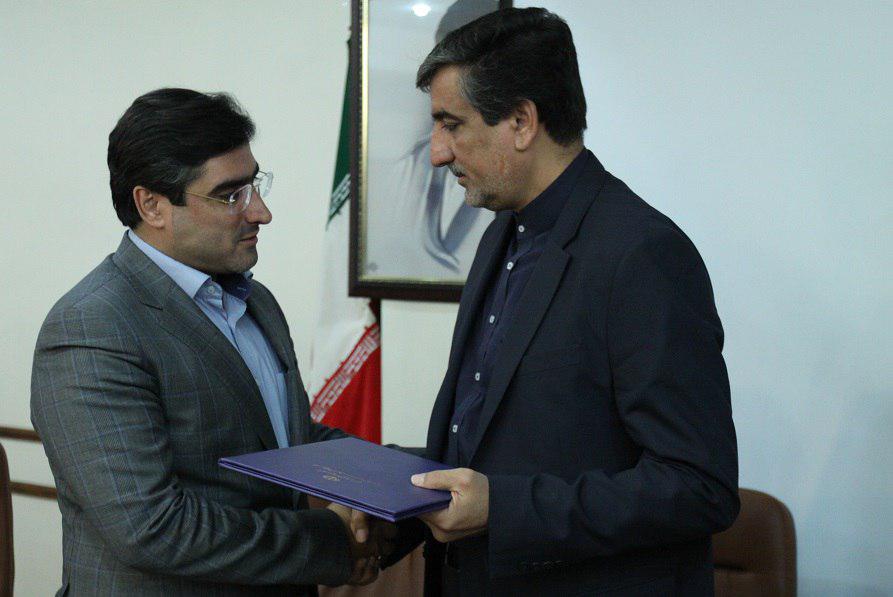 صادقی نیارکی در مراسم معارفه خود خبر داد : تشکیل شورای هم اندیشی با خبرگان صنعت/ اعلام ۱۰ محور مهم برنامه ها و اقدامات معاونت صنایع