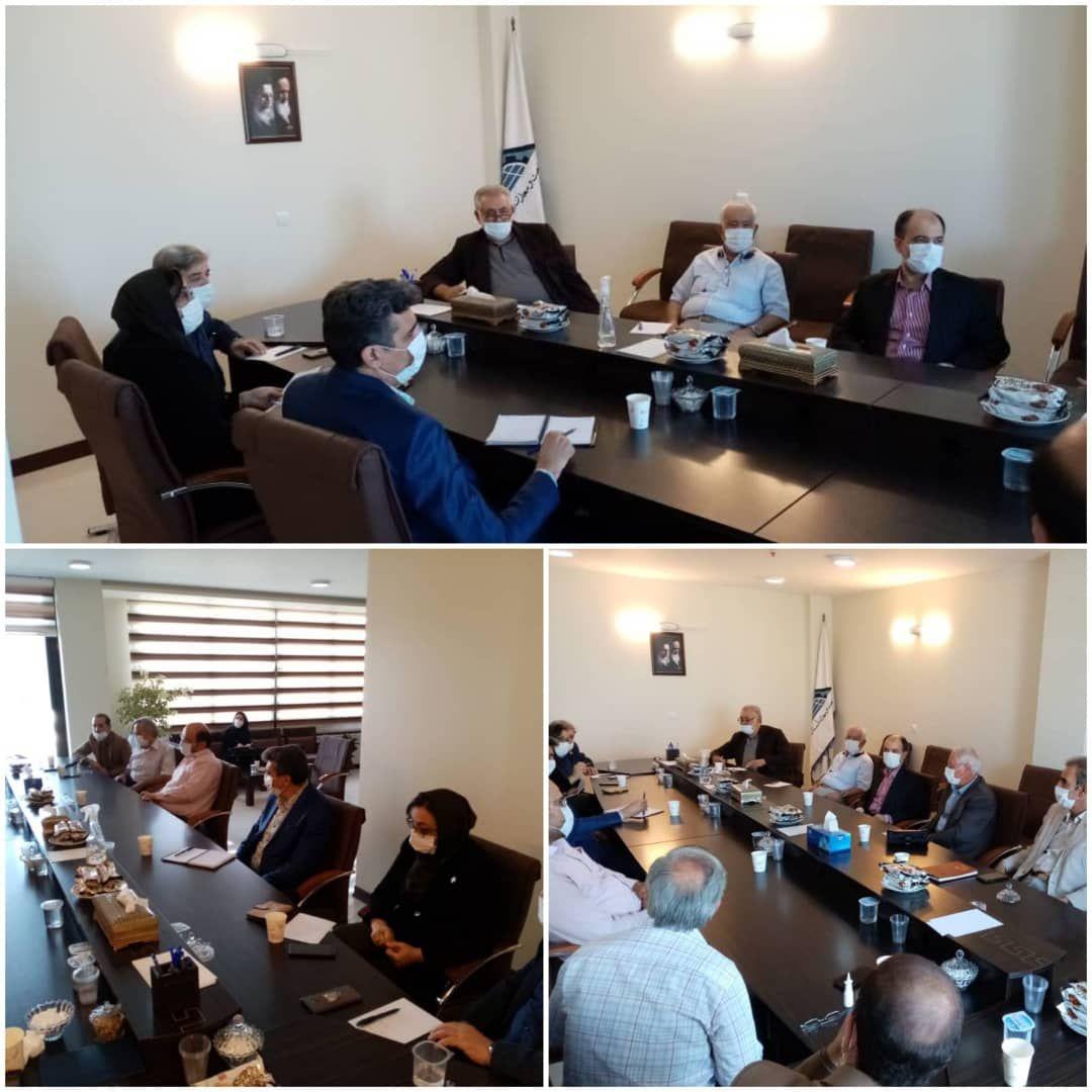 نشست مشترک انجمن های برق و الکترونیک و لاستیک استان اصفهان با رییس خانه صنعت، معدن و تجارت ایران/ حل و رفع مشکلات صنایع در گرو تعامل و هم اندیشی انجمن ها و خانه صمت
